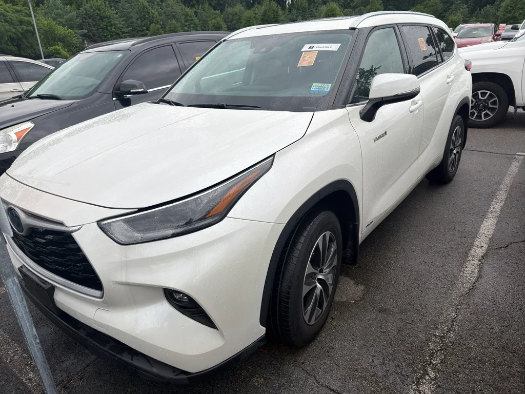 Certified Used 2021 Blizzard Pearl Toyota Hybrid XLE image 2