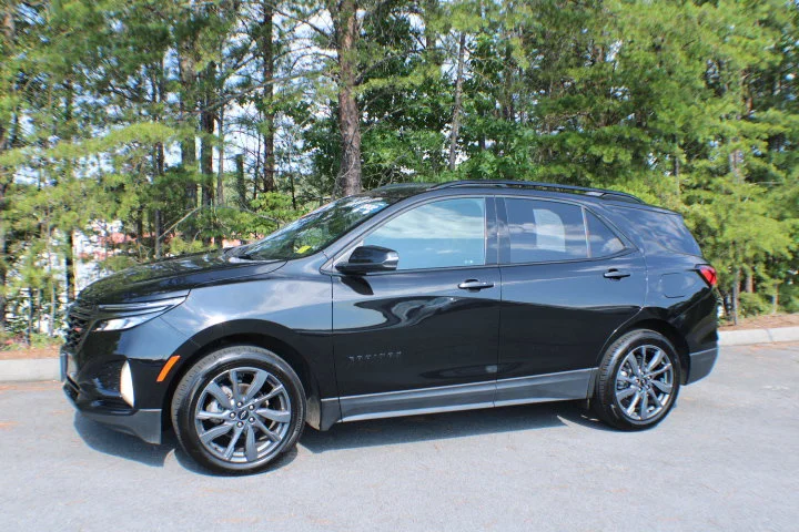 Used 2022 MOSAIC BLACK METALLIC Chevrolet RS image 4