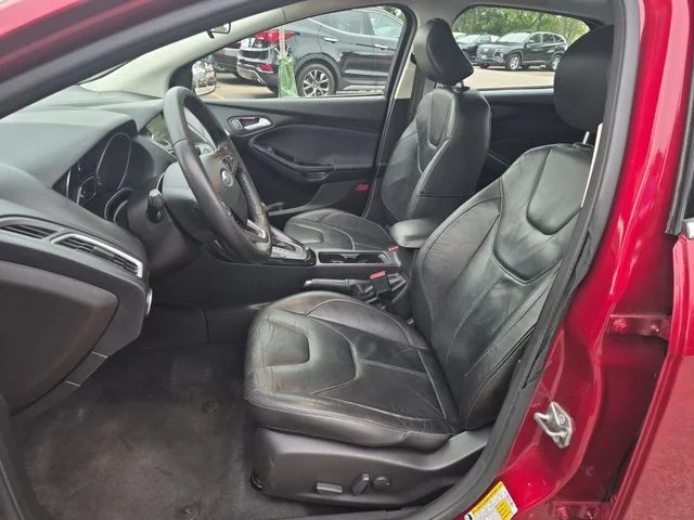 Used 2015 Red Ford Titanium image 11