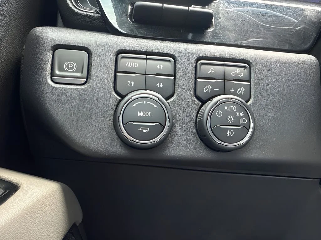 Used 2022 Blue Chevrolet ZR2 image 24