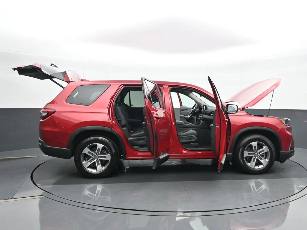 Used 2023 Red Honda EX-L image 26