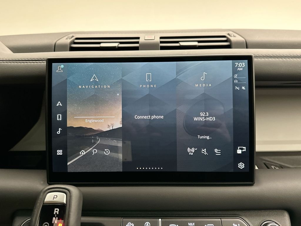 Used 2025 Santorini Black Metallic Land Rover X-Dynamic SE image 26