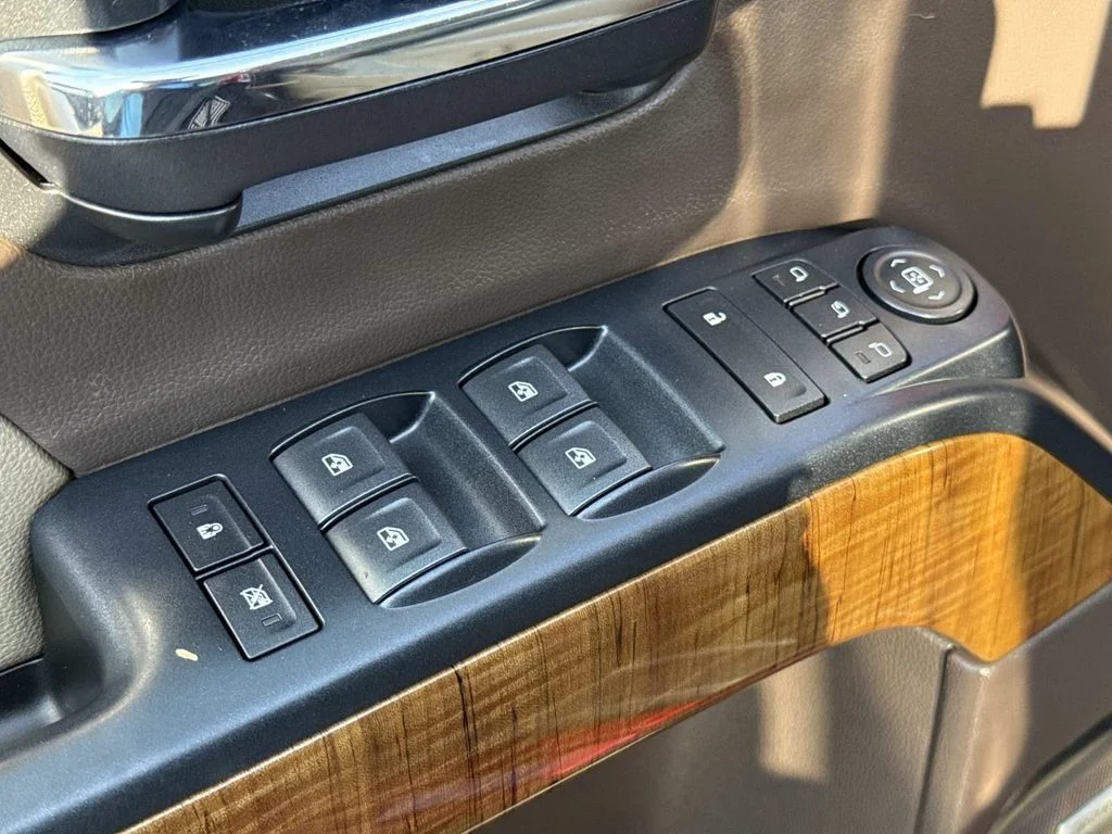 Used 2018 Red GMC SLT image 24