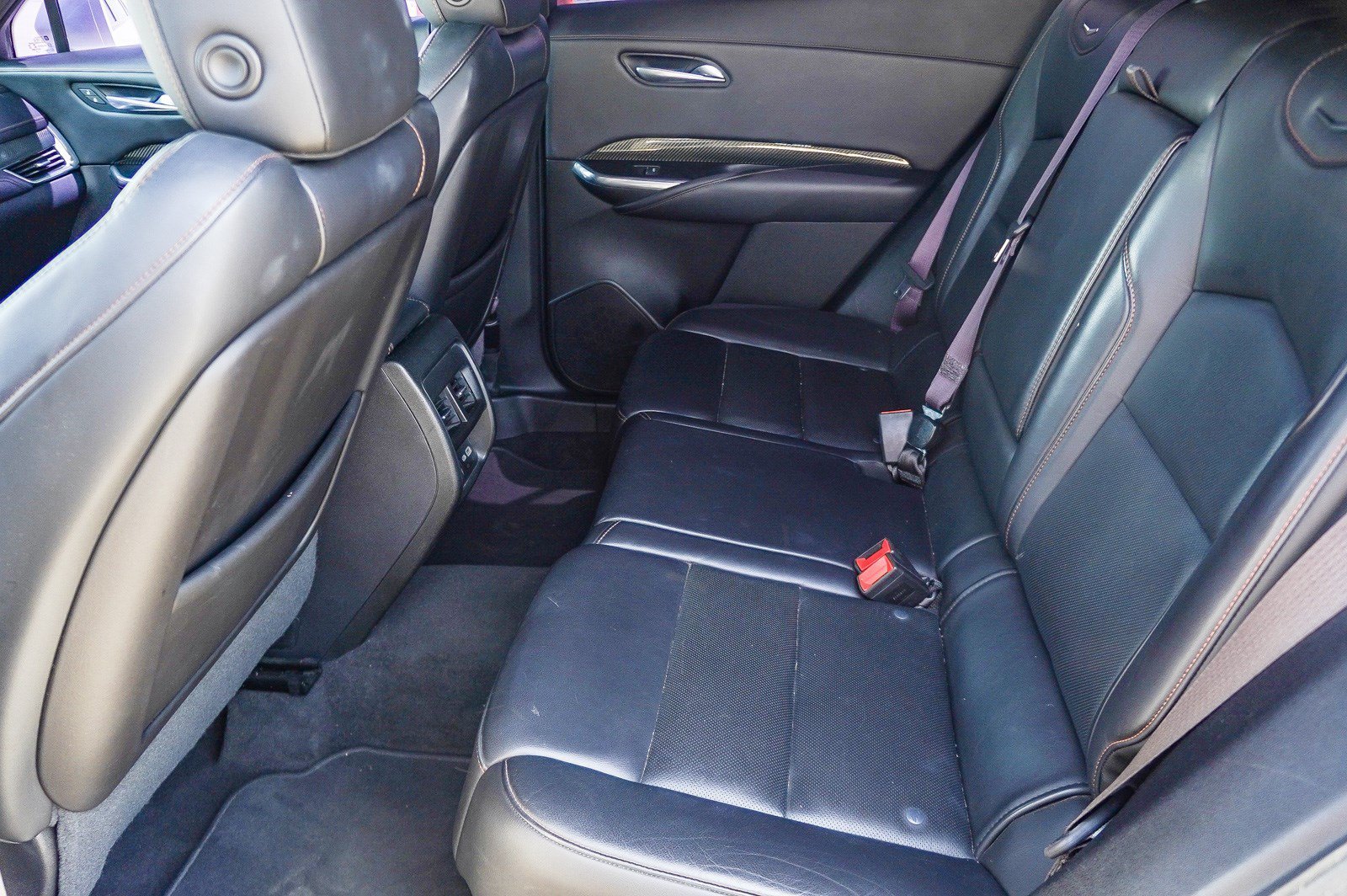 Used 2019 Radiant Silver Metallic Cadillac FWD Sport image 19
