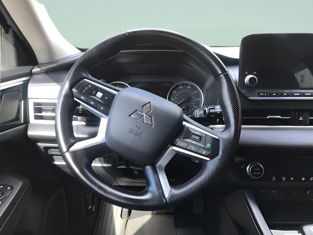 2022 Mitsubishi Outlander SE - Photo 15