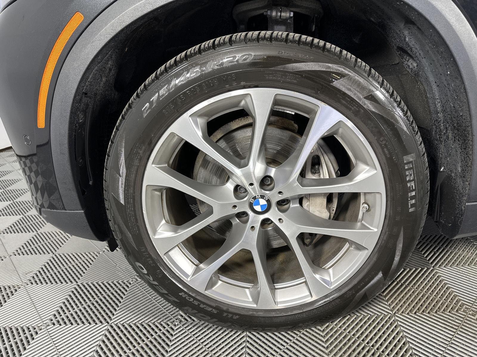 Certified Used 2024 Black Sapphire Metallic BMW xDrive40i image 5
