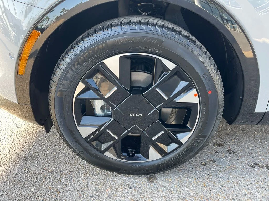 New 2026 Gray Kia SX-Prestige image 29
