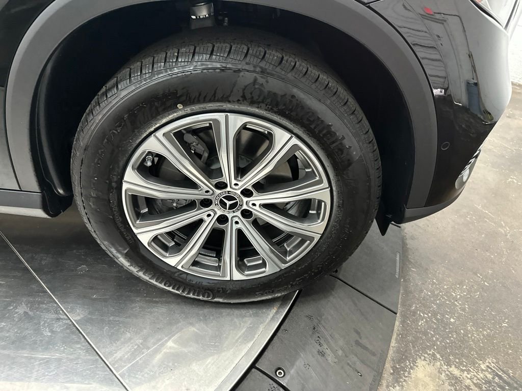 New 2026 Black Mercedes-Benz GLC 300 image 9