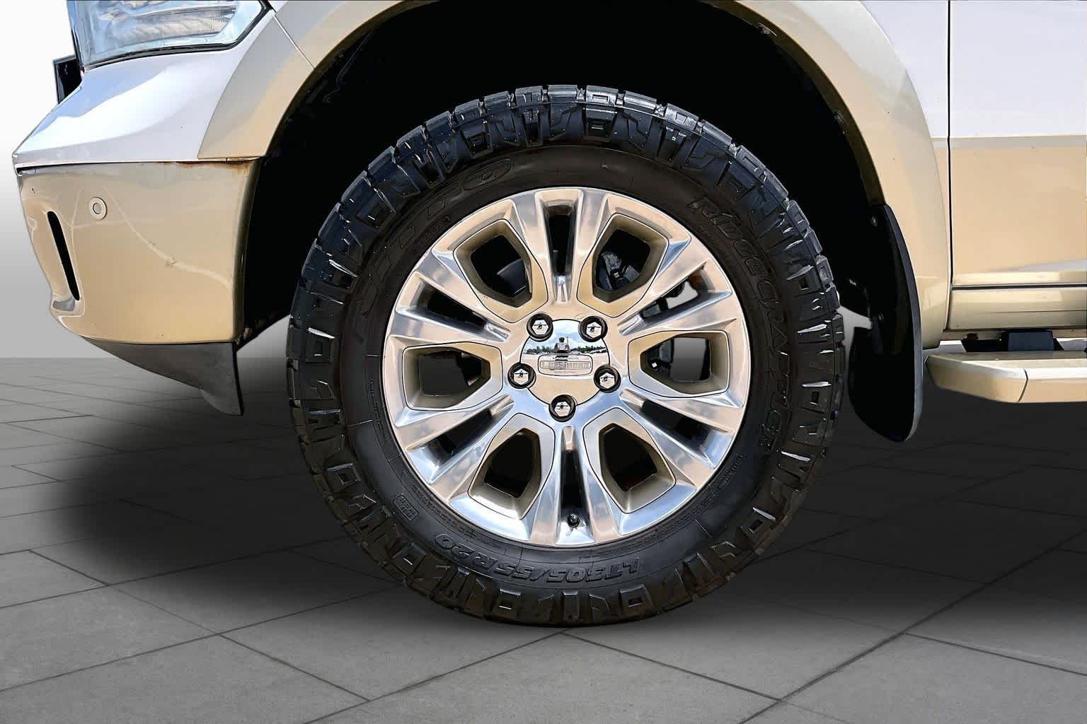Used 2015 Bright White Clearcoat Ram Laramie Longhorn image 11