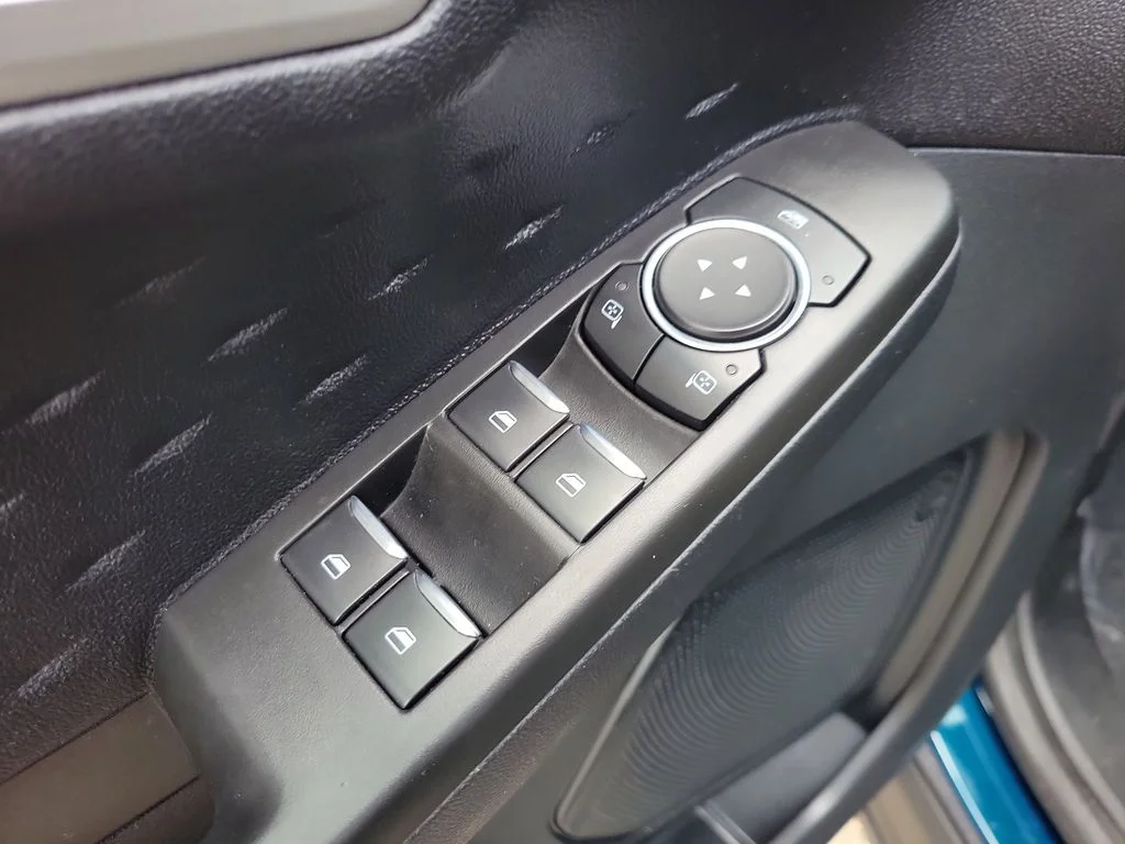 Used 2020 Green Ford SE Sport Hybrid image 17
