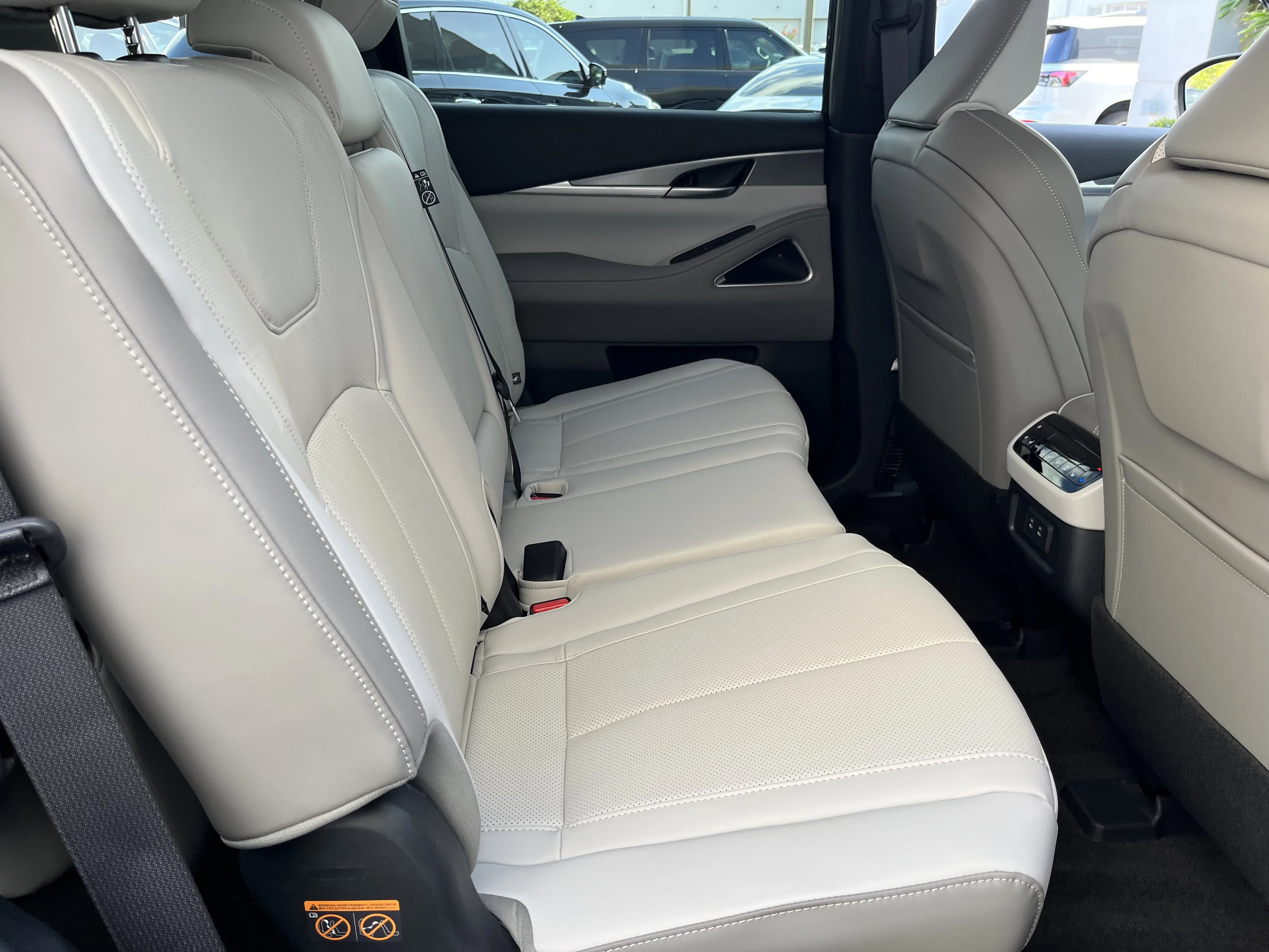 New 2027 Mineral Black INFINITI LUXE image 21