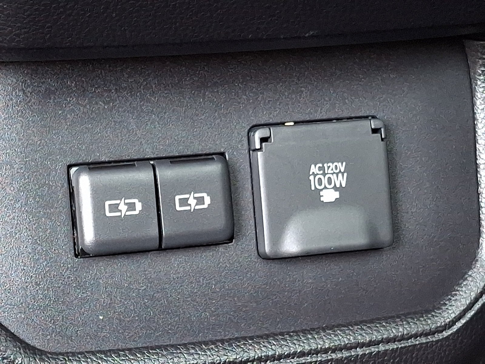 Used 2023 Moon Dust Toyota Platinum image 12