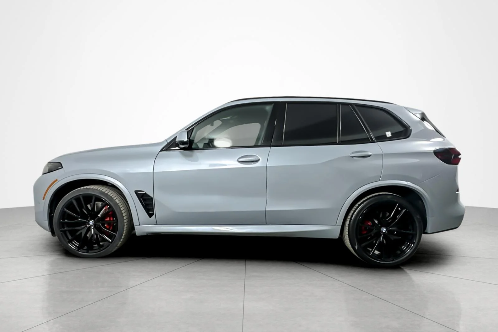 Used 2024 BROOKLYN GRAY BMW xDrive40i Sports Activity Vehicle image 2