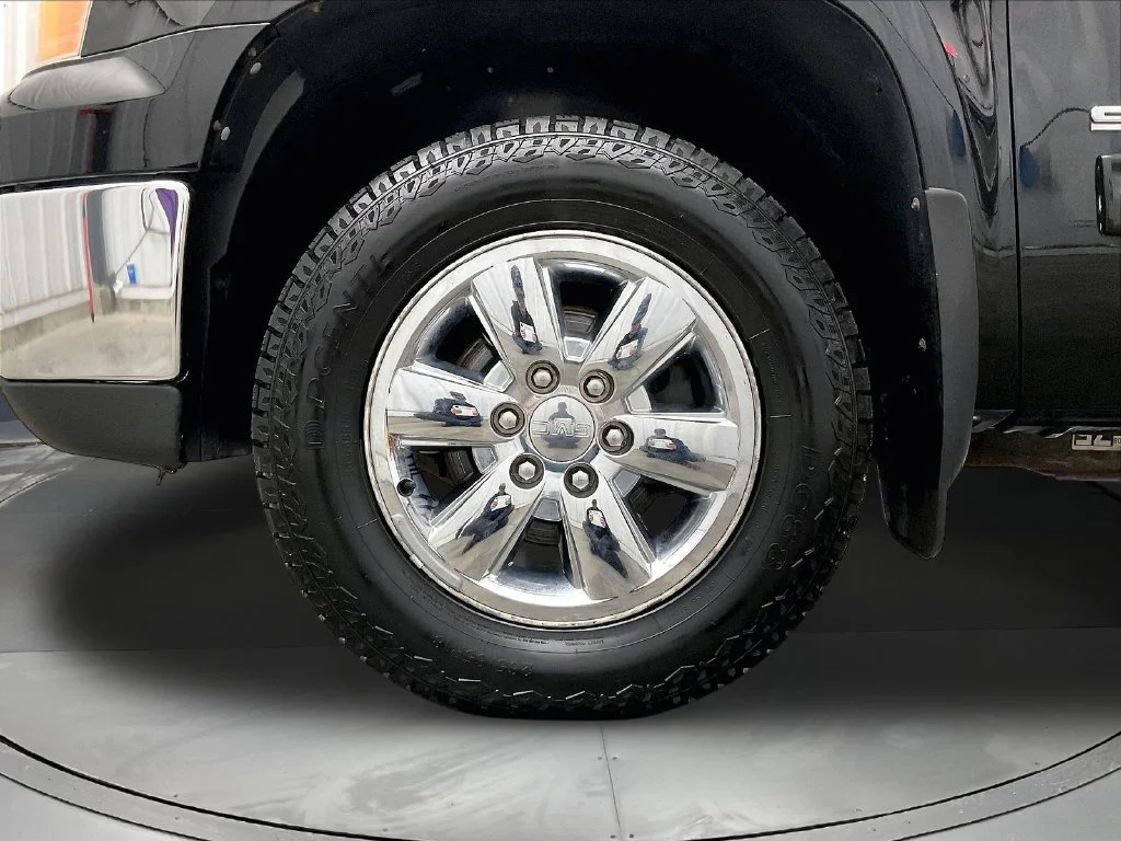 Used 2013 Black GMC SLE image 12
