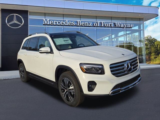 New 2026 Polar White Mercedes-Benz GLB250 image 1