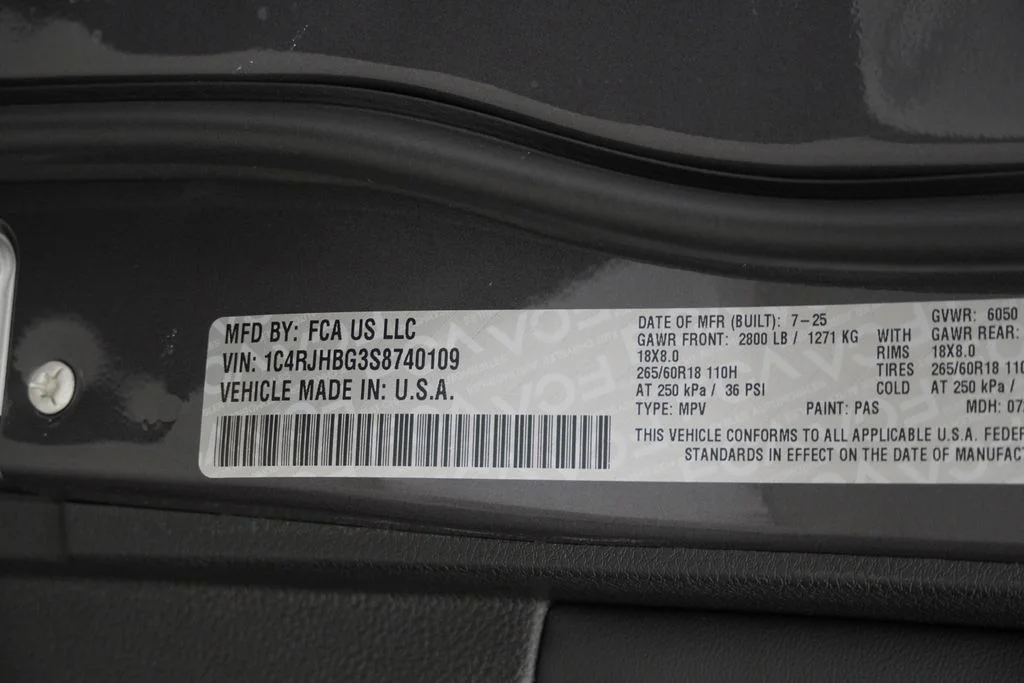 Used 2025 Gray Jeep Limited image 40