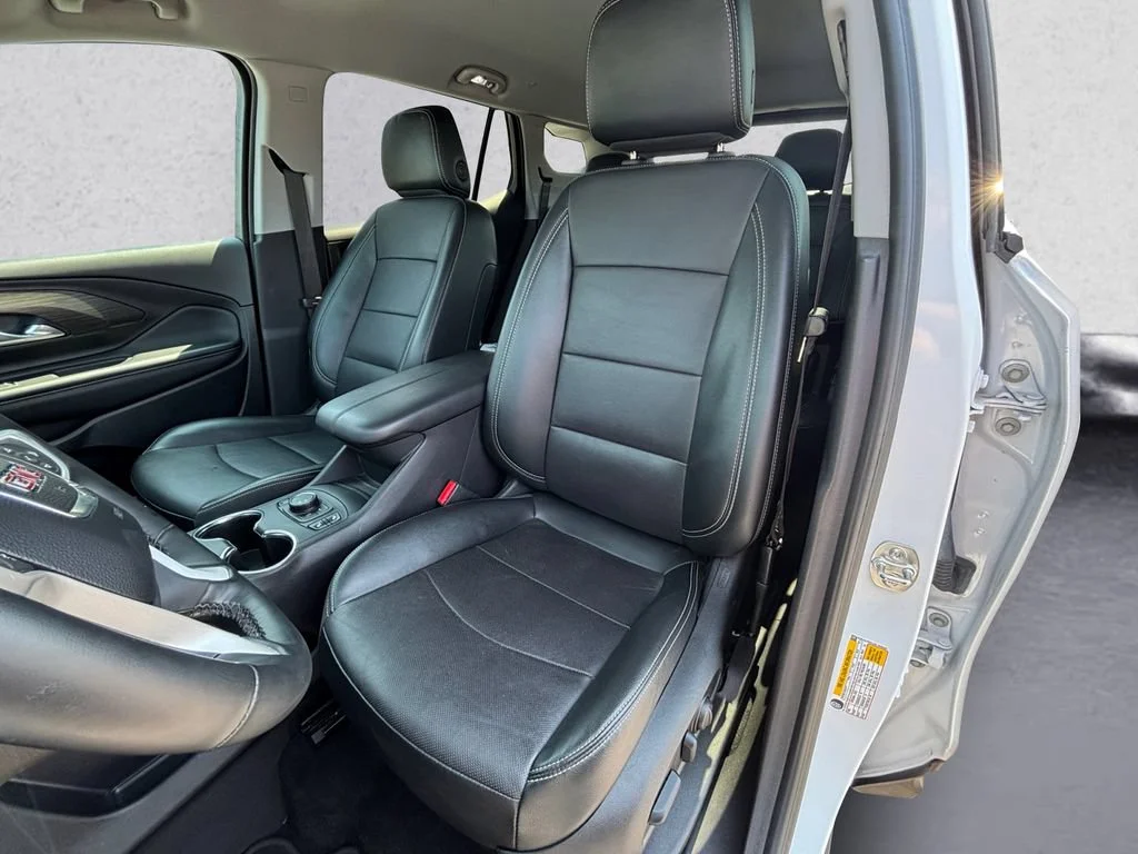 Used 2024 Summit White GMC SLT image 25