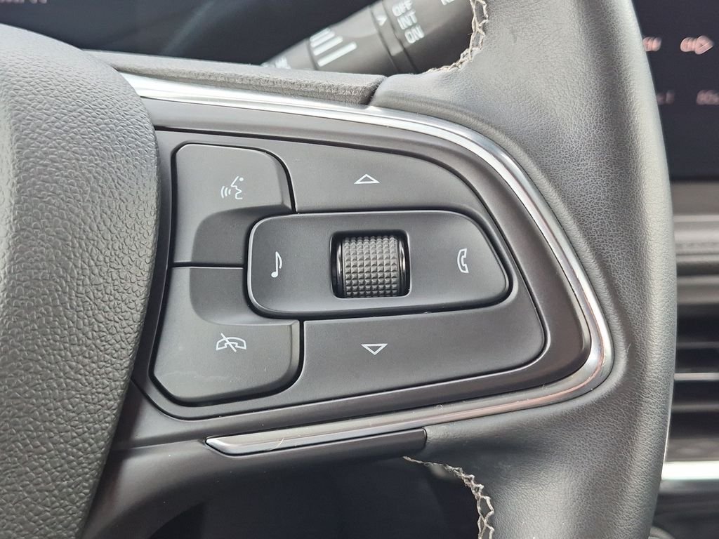 Used 2024 Red Buick Preferred image 15