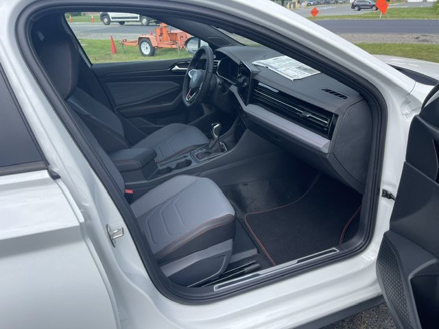 New 2026 Pure White Volkswagen 2.0T Autobahn FWD image 8