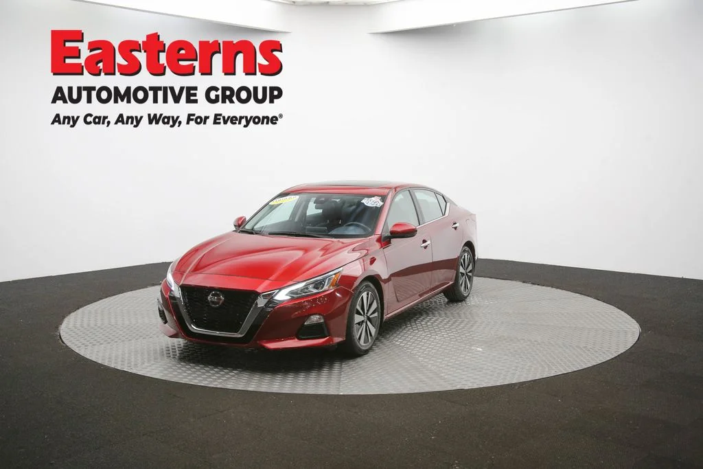 Used 2021 Red Nissan 2.5 SV image 54
