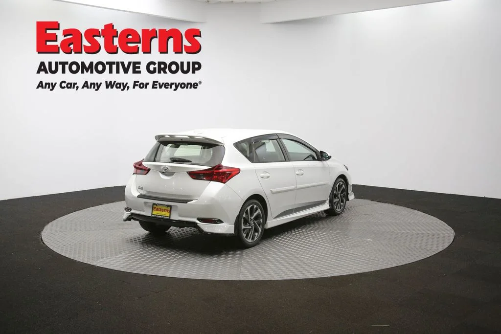 Used 2018 White Toyota Base image 36