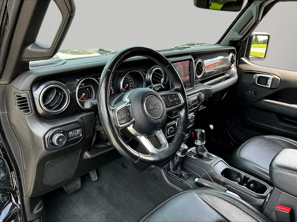 Used 2022 Black Jeep Unlimited Sahara Altitude image 17