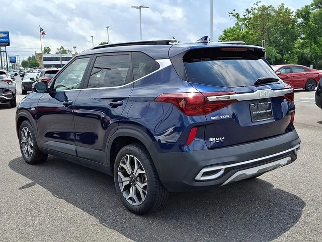 Certified Used 2022 Blue Kia EX image 5