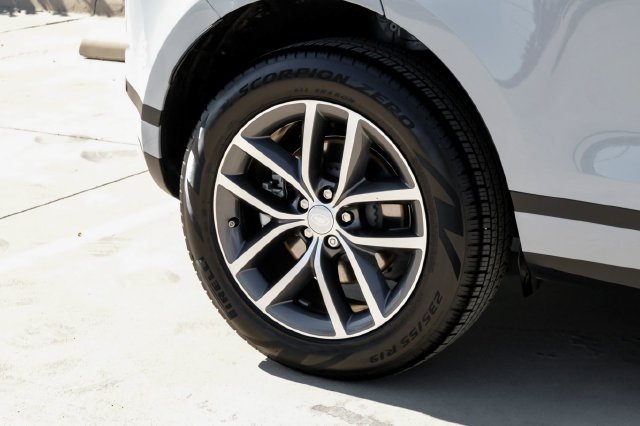 Used 2026 Gray Land Rover S image 68