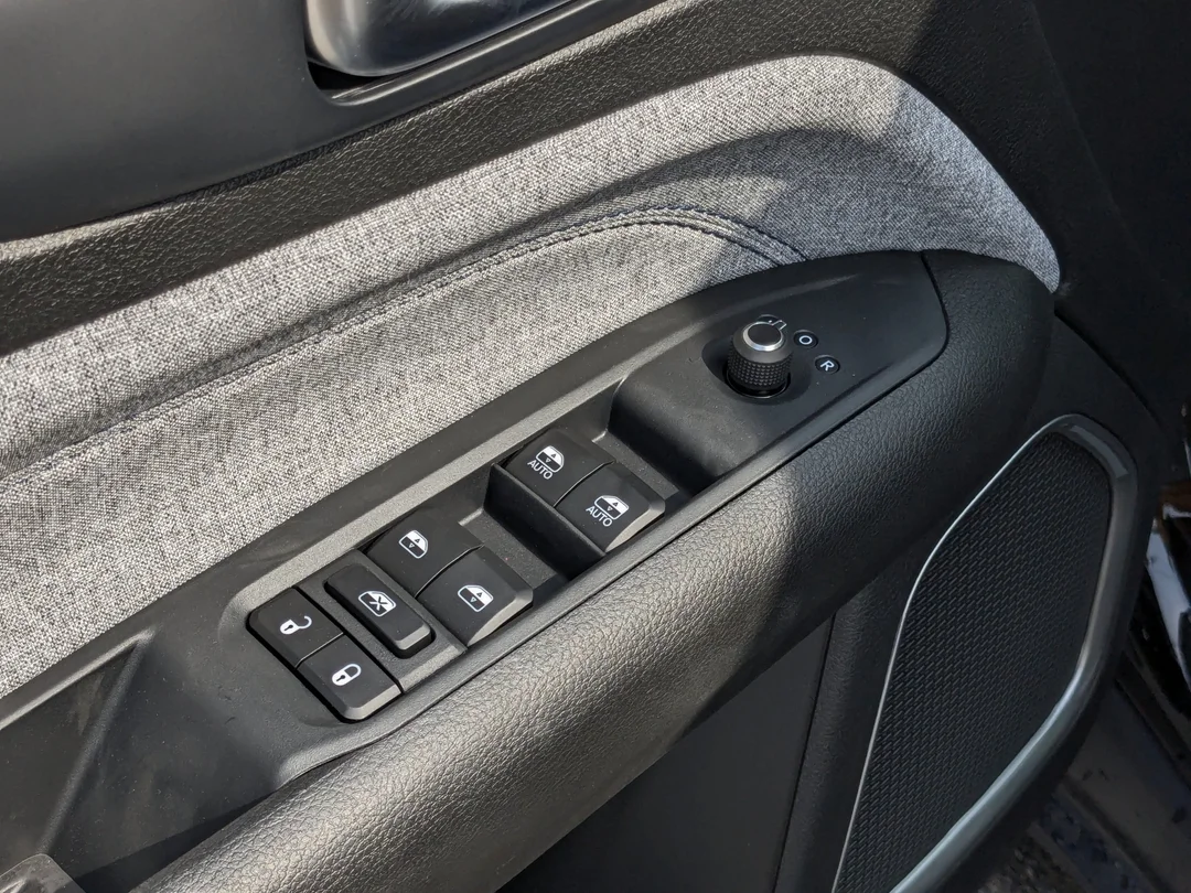 New 2025 Black Jeep North - - 4x4 - Heated seats - Forward Collision Warning & More! image 13