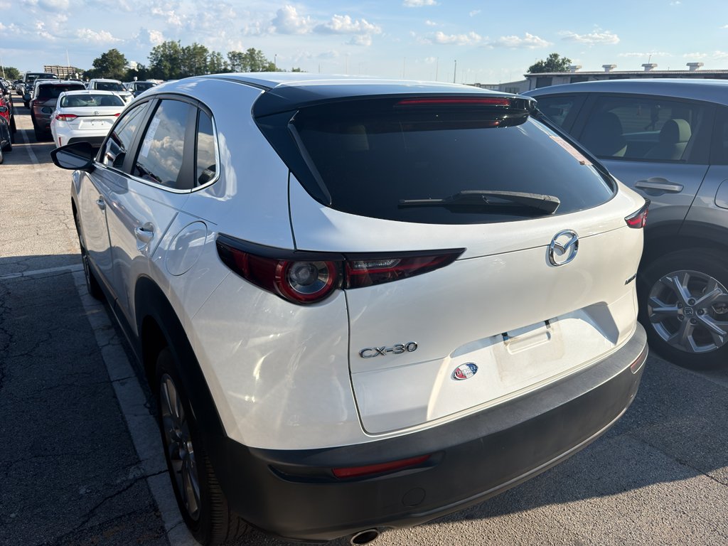 Used 2021 Snowflake White Pearl Mica Mazda Select image 4
