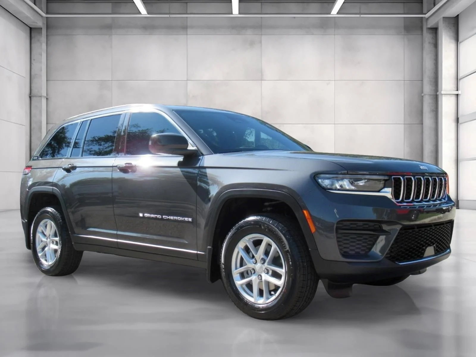 New 2026 Baltic Gray Metallic Clear-Coat Exterior Paint Jeep Laredo image 1