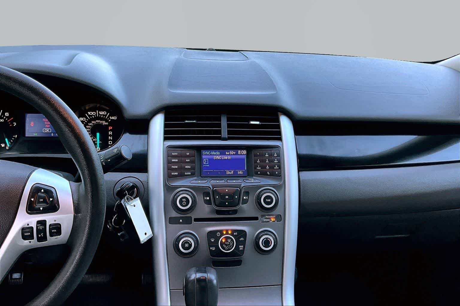 Used 2013 White Suede Ford SE image 7