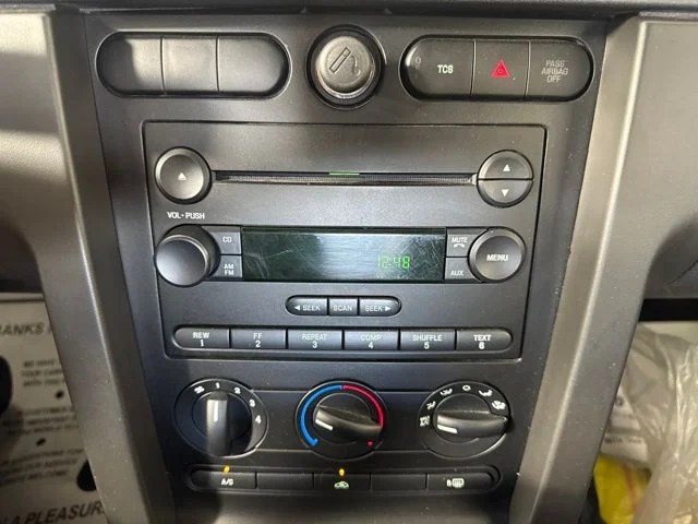 Used 2005 Red Ford V6 image 14