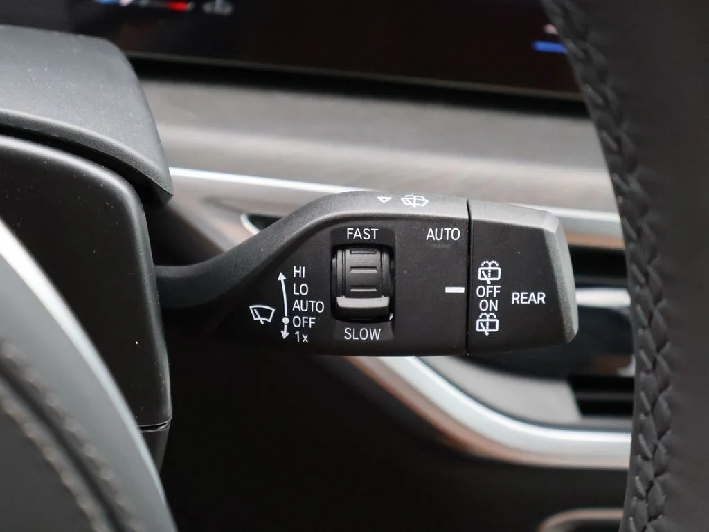 New 2026 White BMW xDrive40i image 35