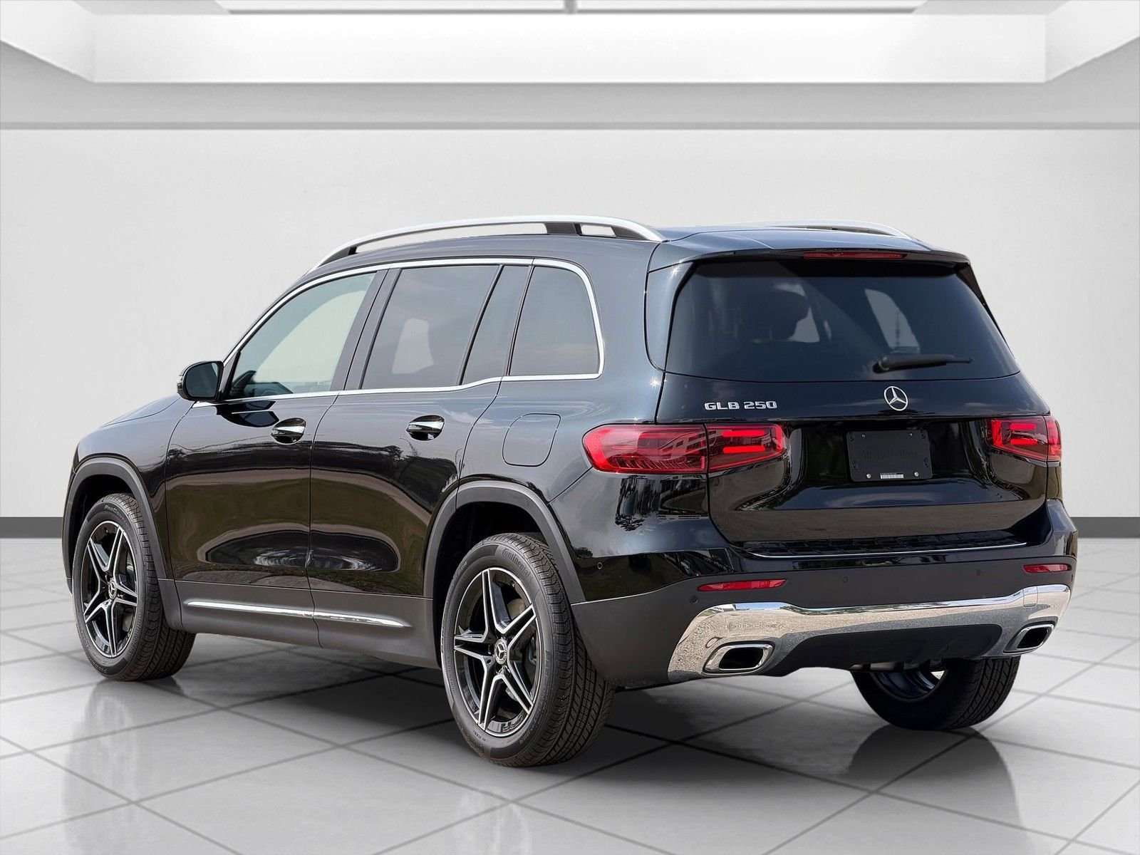 New 2026 Night Black Mercedes-Benz GLB 250 image 4