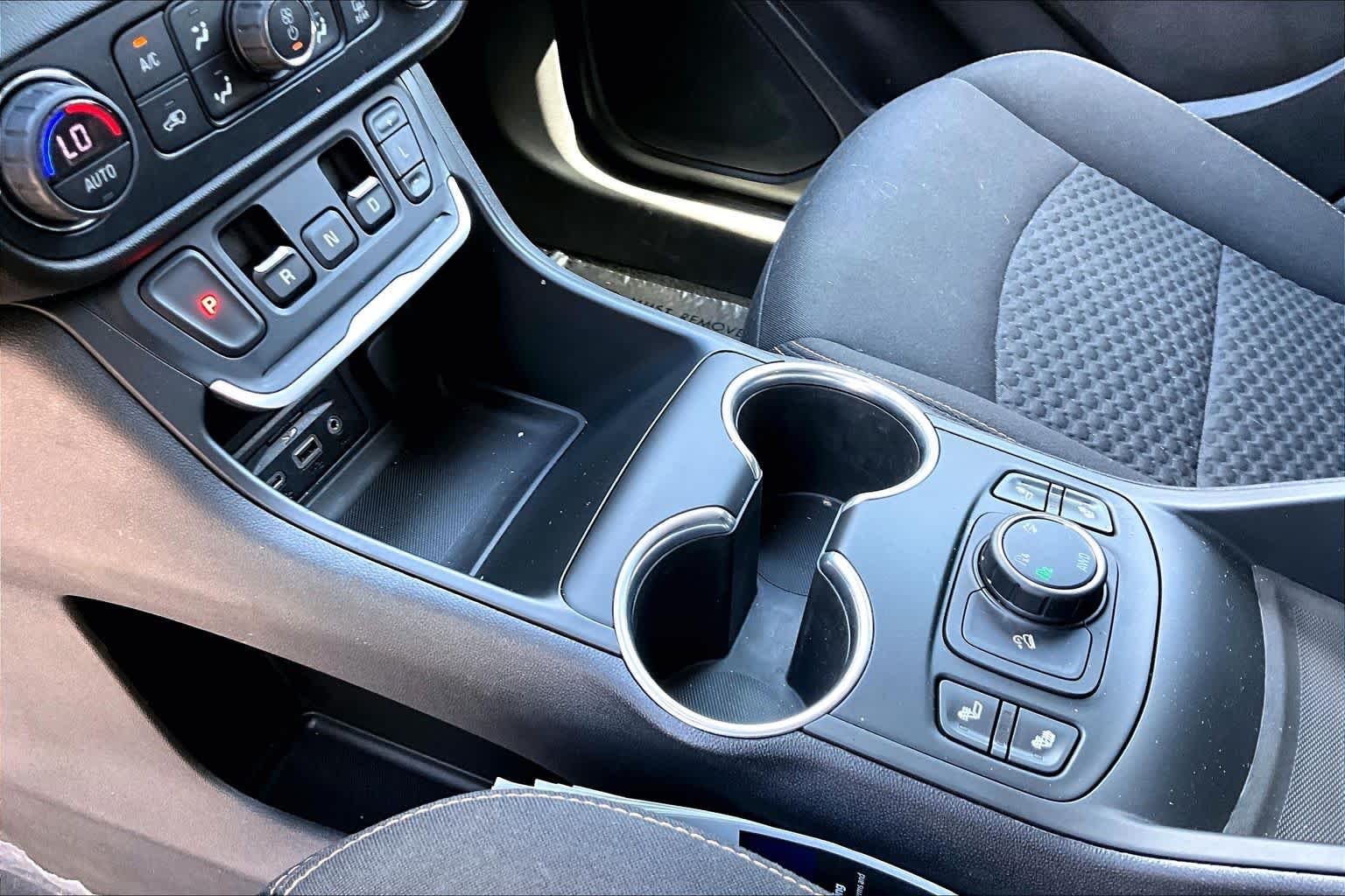 Used 2019 Ebony Twilight Metallic GMC SLE image 17