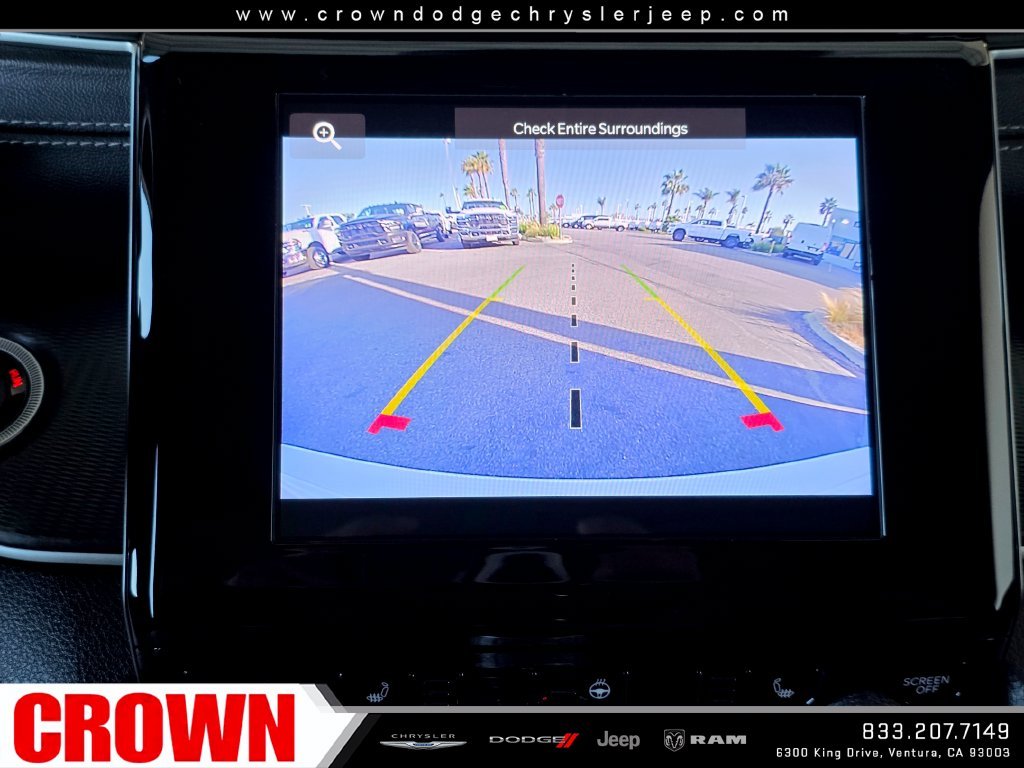 Used 2023 White Jeep Altitude image 23