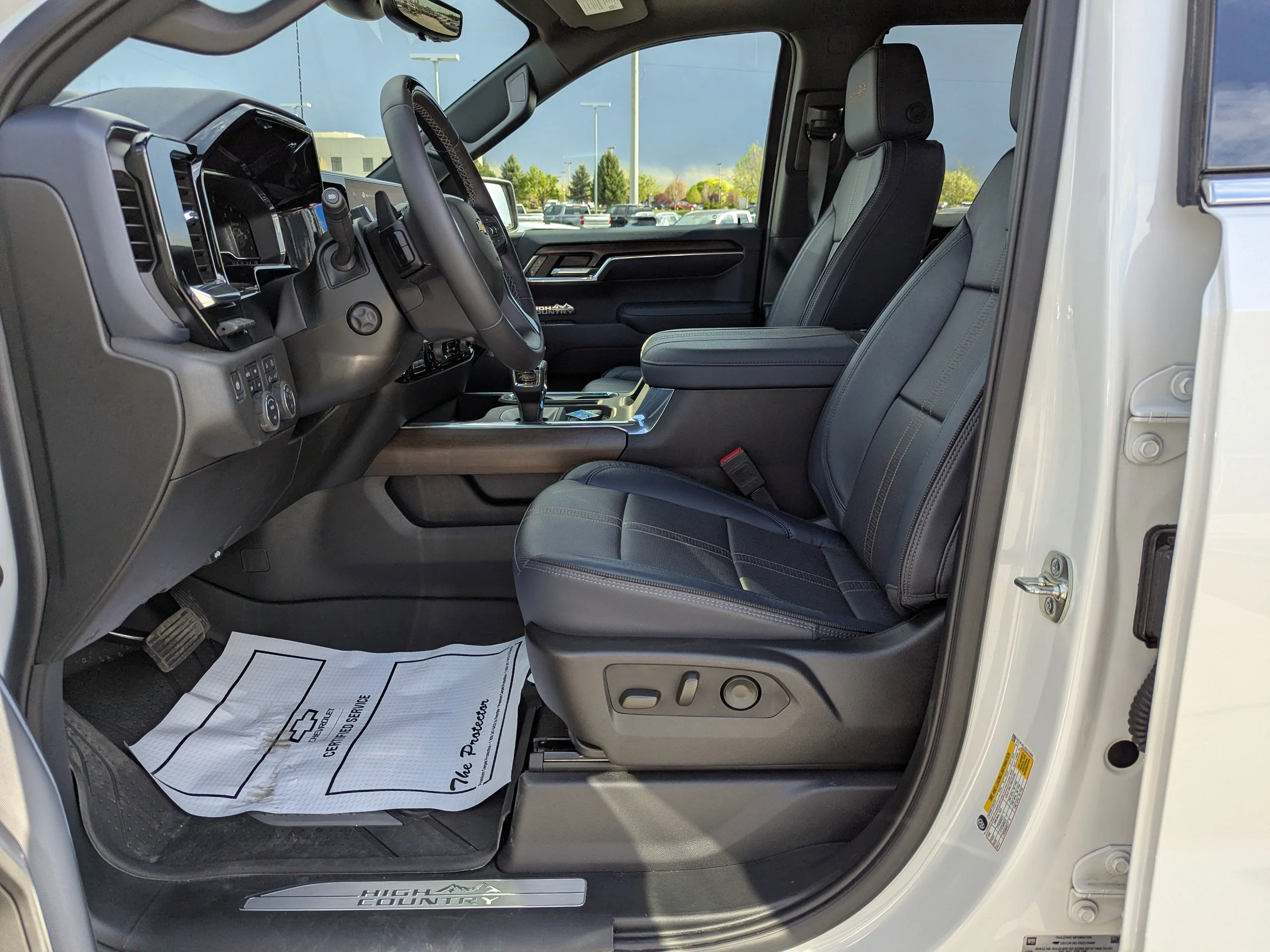 2025 Chevrolet Silverado 1500 High Country - Photo 11