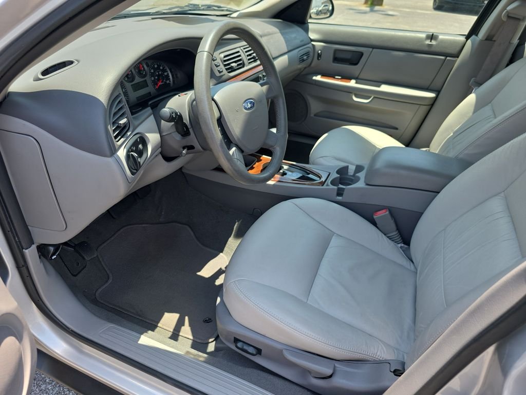Used 2007 Silver Frost Clearcoat Metallic Ford SEL image 10
