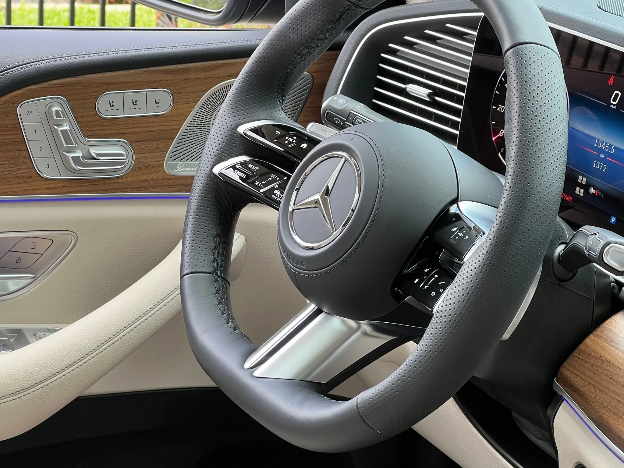 Used 2026 Gray Mercedes-Benz GLS 580 image 40