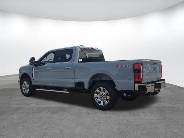 New 2026 Glacier Gray Metallic Tri-Coat Ford F-250® Lariat® image 24