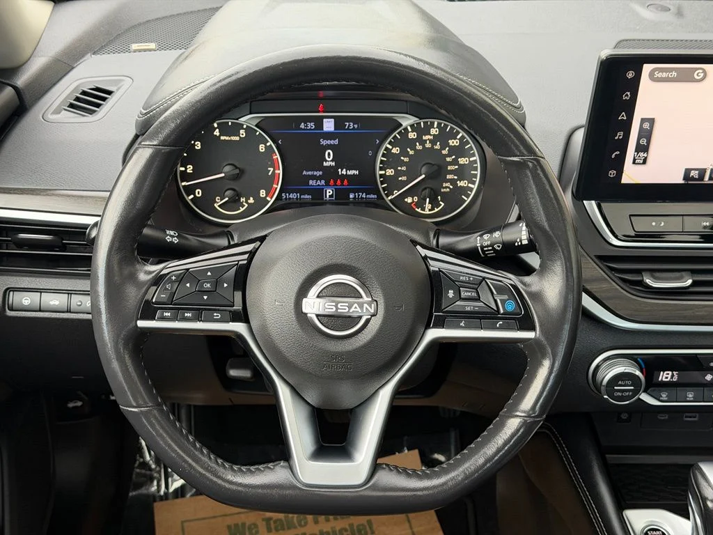 Used 2023 Gray Nissan Platinum image 17