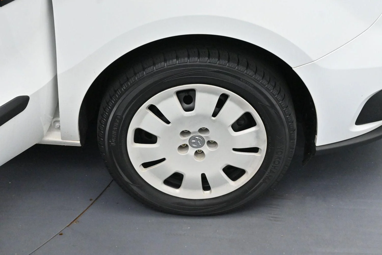 Used 2018 Bright White Ram Tradesman SLT image 33