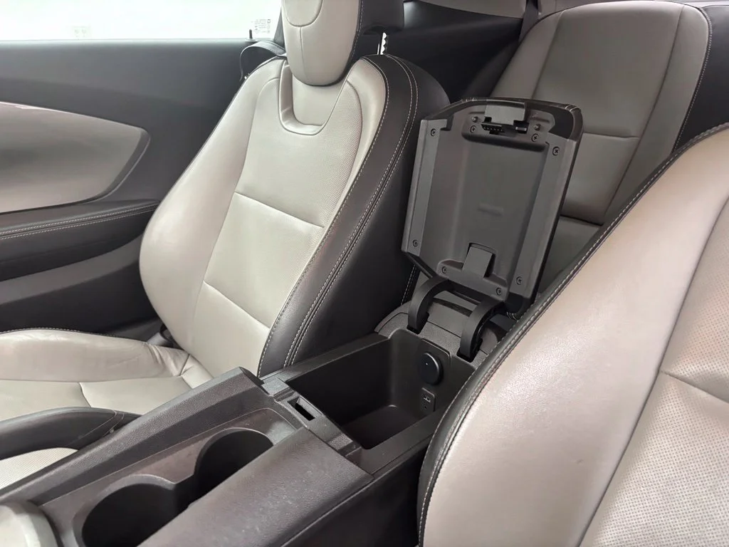 Used 2015 White Chevrolet 2LT image 25