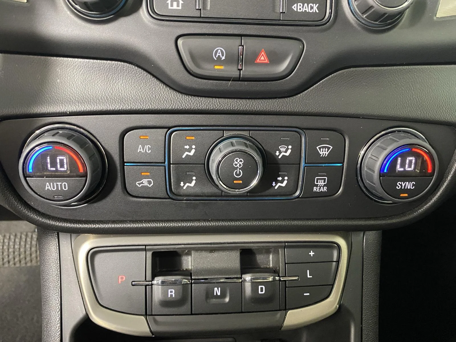 Used 2022 Marine Metallic GMC Denali image 21