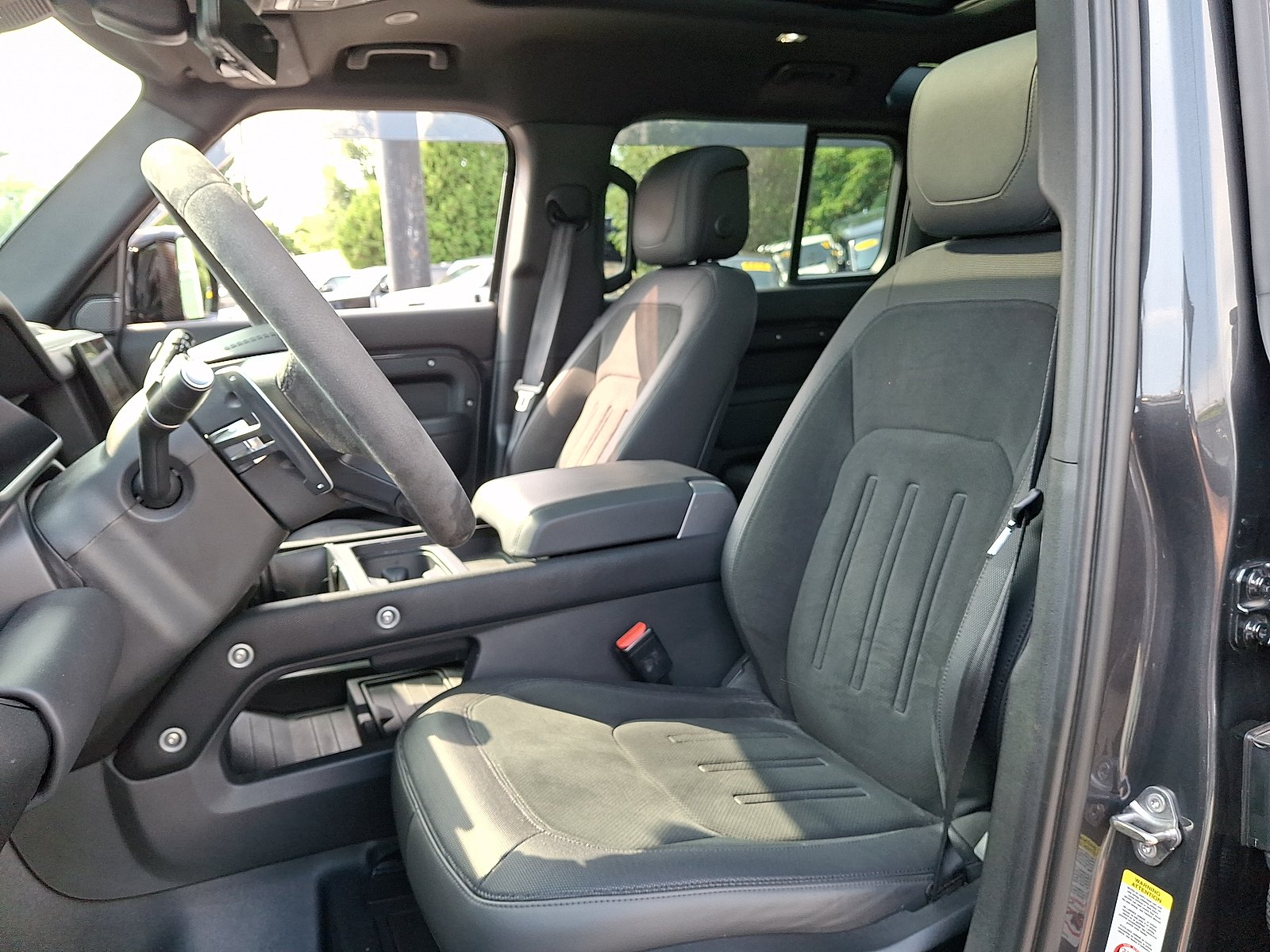 Certified Used 2024 Carpathian Grey Premium Metallic - 1AU Land Rover 110 P525 Carpathian Edition image 9