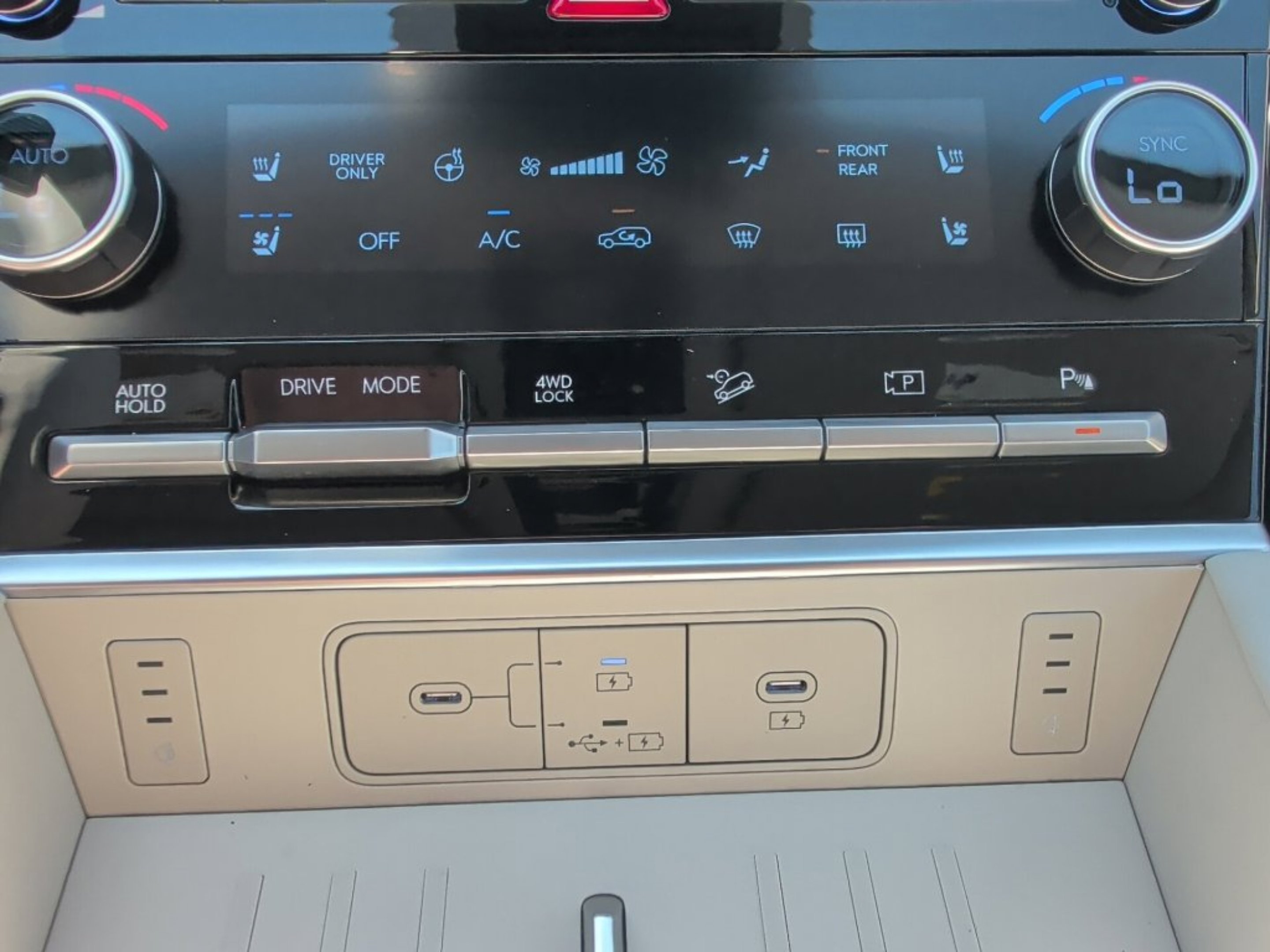 New 2027 Shimmering Silver Hyundai Limited 6P image 25