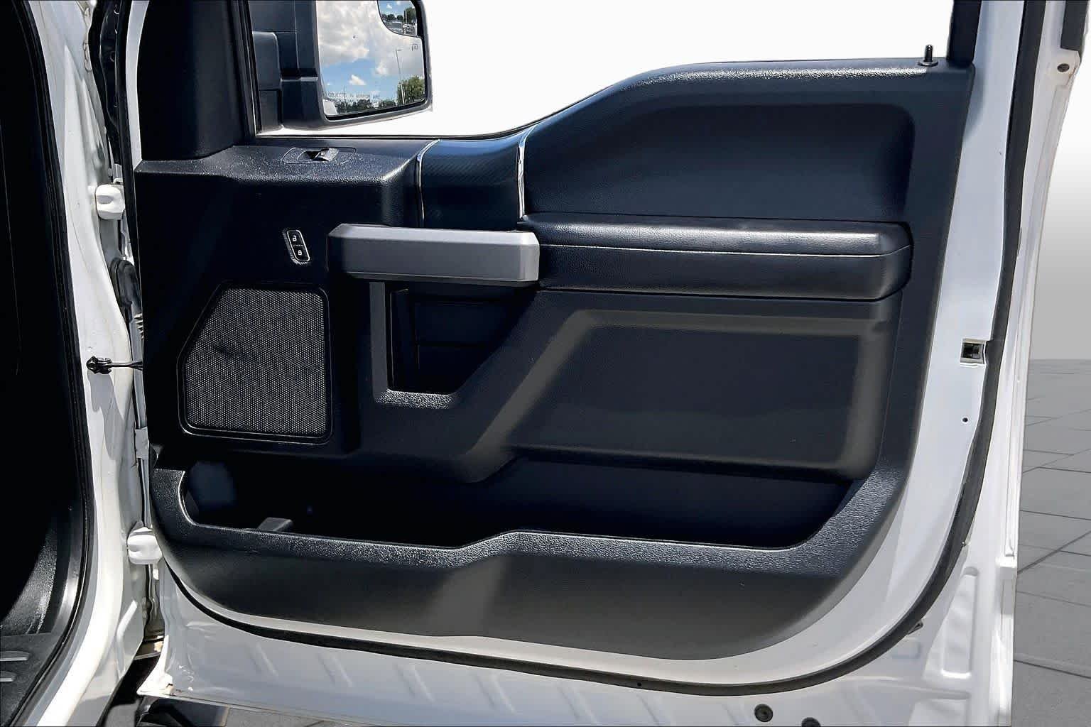 Used 2018 Oxford White Ford XLT image 23