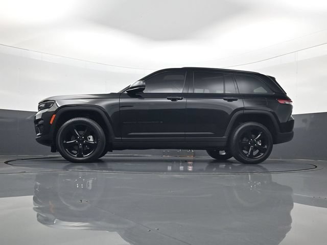 Used 2025 Black Jeep Limited 4x4 image 28
