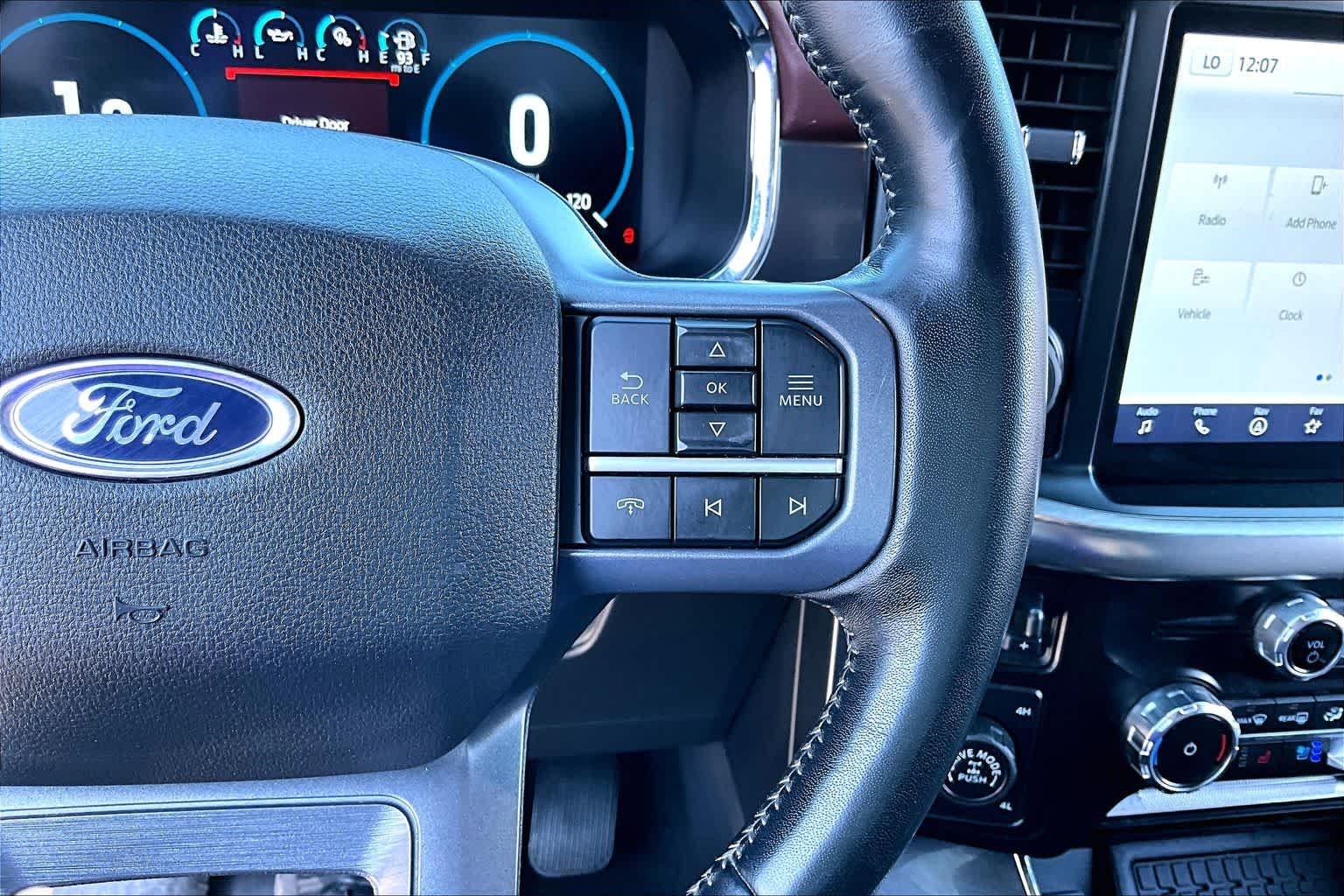 Used 2023 Agate Black Metallic Ford LARIAT image 25